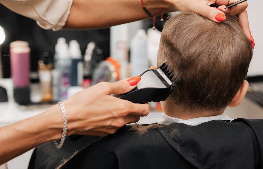 ¿Eres de esos que tiene una máquina para cortarse el pelo y lo haces tú mismo? ¿Te ayudan, pero te lo cortas en casa? Protege tu cortapelo contra los imprevistos.