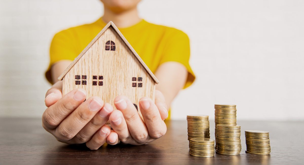 Siguiendo algunos consejos y cambiando un poco  nuestras rutinas o formas de actuar, podremos conseguir ahorrar dinero en nuestra casa.