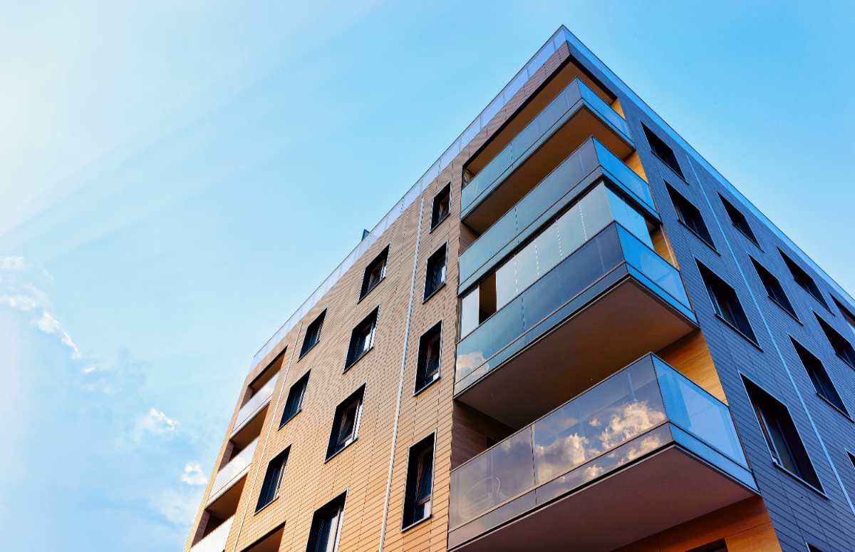 El Impuesto de Bienes Inmuebles será tu fiel compañero durante los años que mantengas la titularidad de una vivienda. ¿Sabes cuál es su fin, o dónde cuesta más o menos en nuestro país?