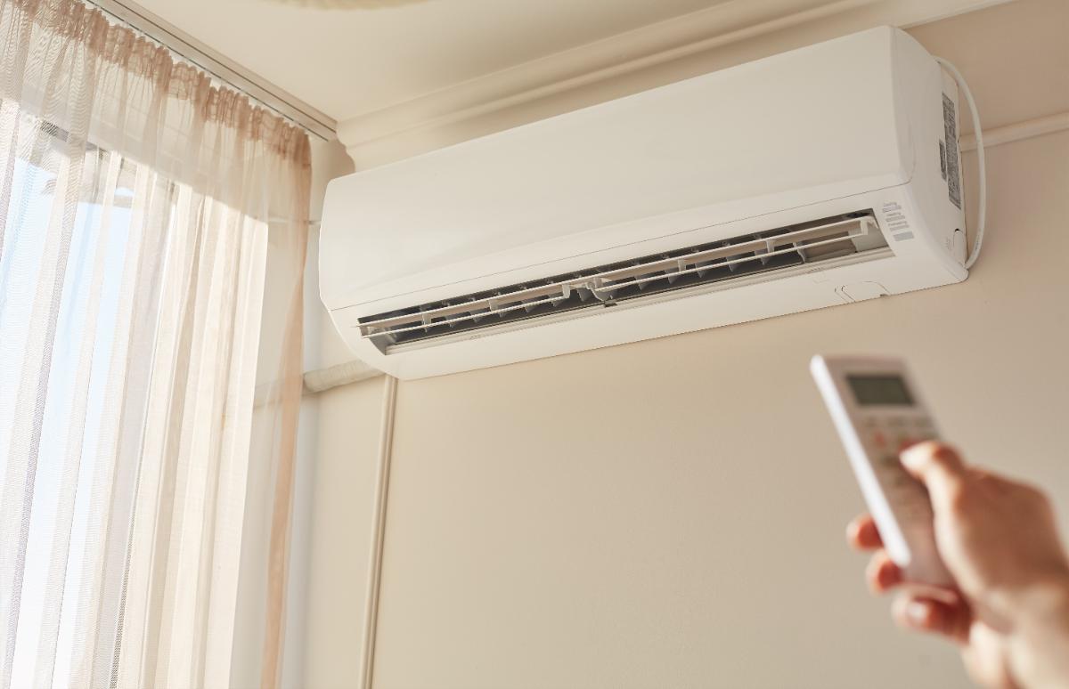 Siempre pasa en el peor momento: ola de calor, aire acondicionado estropeado. ¿Puedo llamar al seguro para que lo repare?