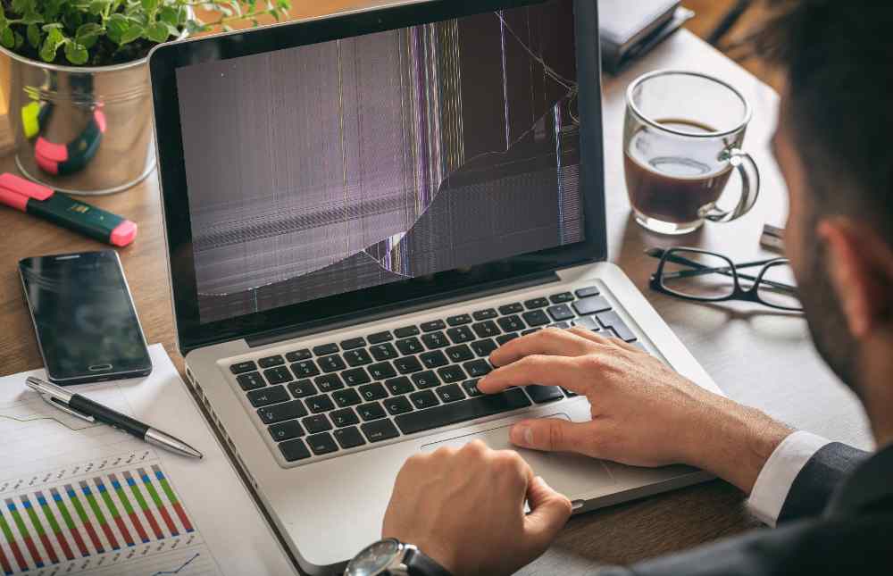▷ ¿Buscas reparar tu monitor? ¡Un seguro puede ayudarte!