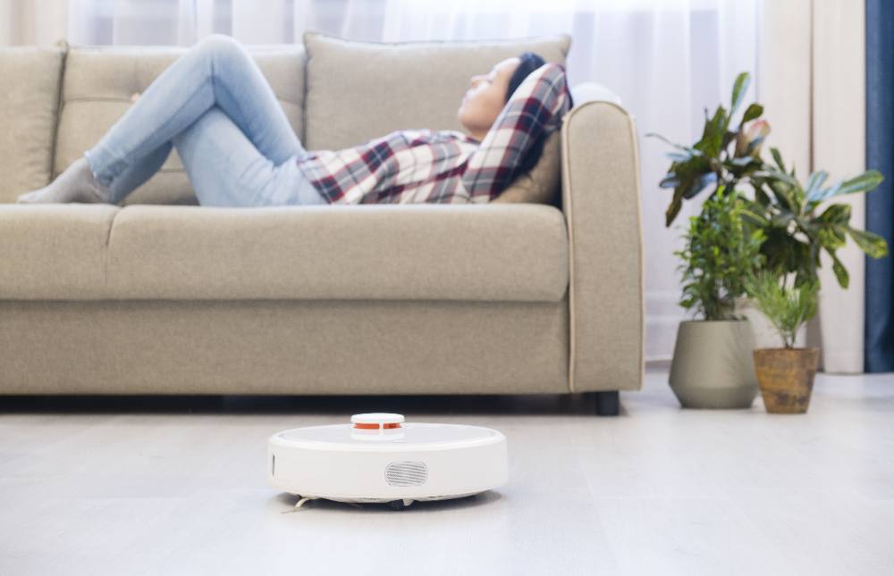Los robots aspiradores han llegado a nuestras vidas para quedarse. Siempre es mejor tener este aparato asegurado por lo que pueda pasar...