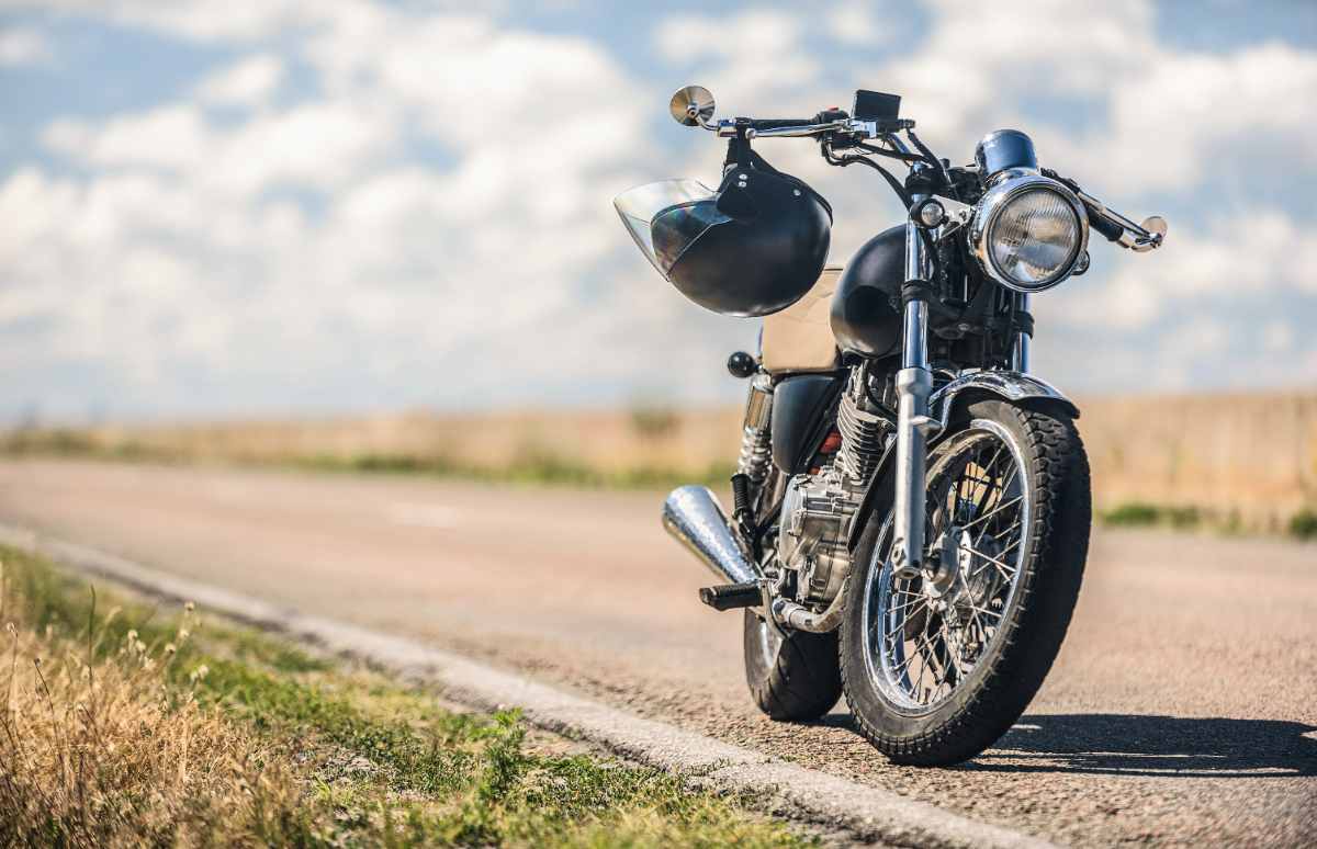 "Quizá uno de los primeros vehículos que un adolescente ansía es una moto. ¿Es necesario tener carnet para conducirlas todas? ¿Existe alguna que se pueda conducir sin tenerlo? Descúbrelo. "