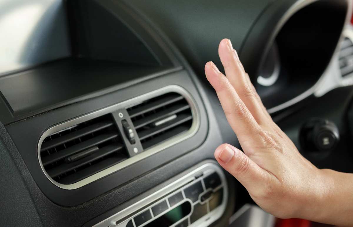 Si la calefacción de tu coche solo expulsa aire frío, lo mejor es que revises qué puede estar pasando. Lee y descubre qué puntos debes vigilar.