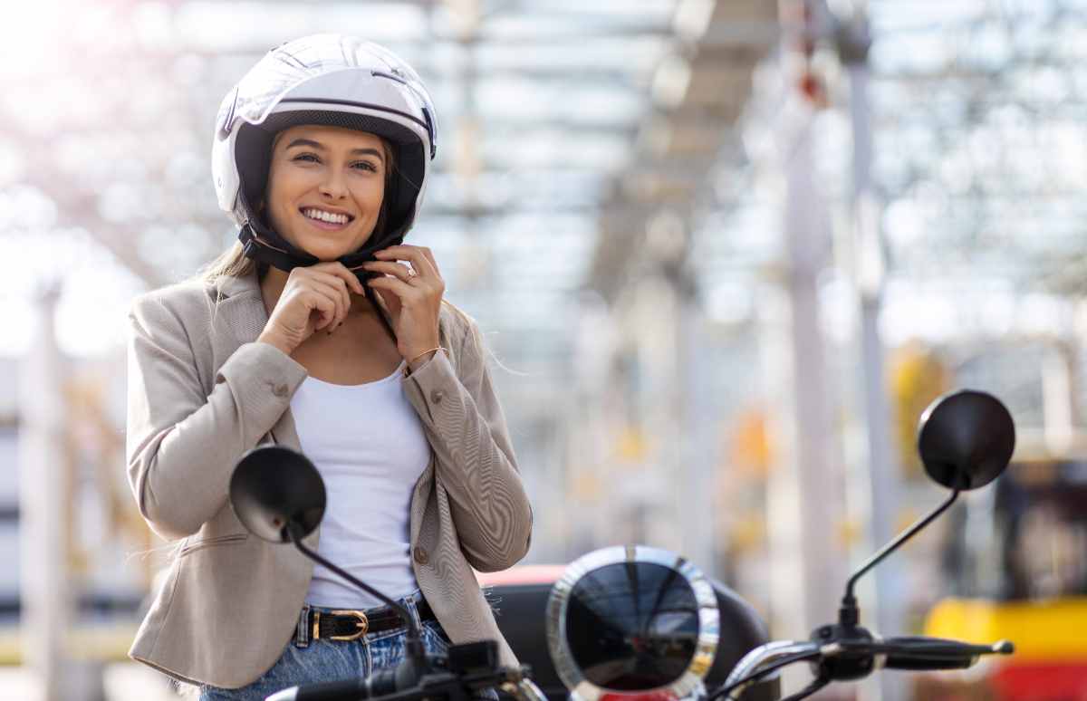 ¿Caducan los cascos de moto? ¿Qué debemos controlar para saber si podemos seguir usándolo o debemos sustituirlo por uno nuevo?